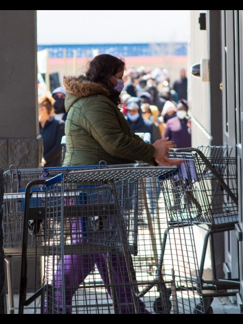 After more than an hour in line, it's my turn. sams-finally